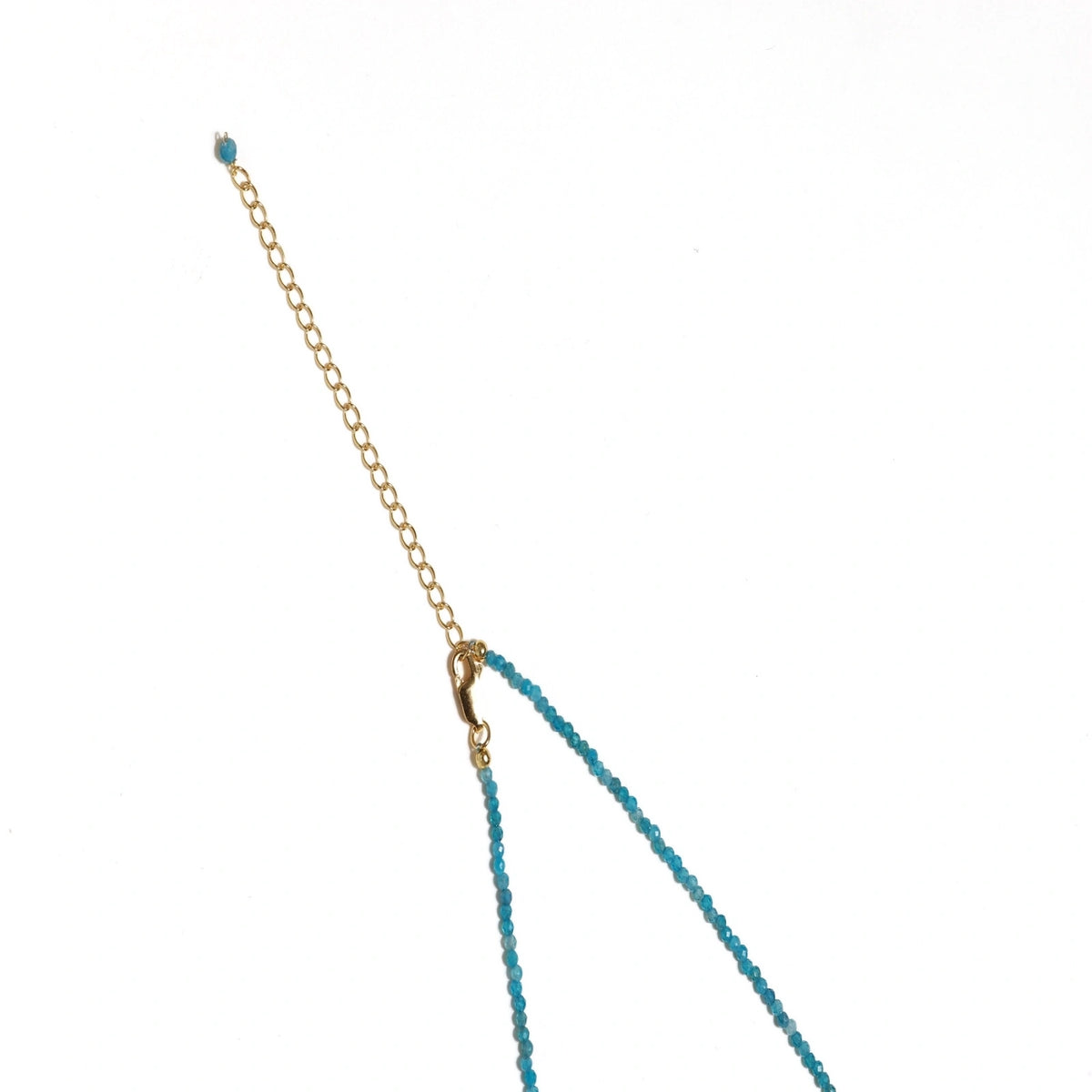 Skye Apatite Pearl Necklace, close view of the clasp and extender chain