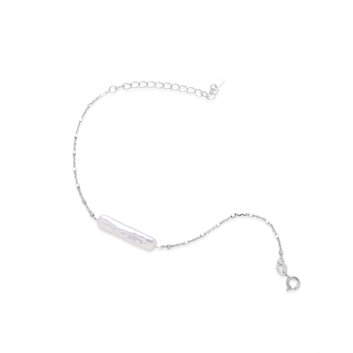 Noor Pearl Bar Bracelet, bracelet laid open showing the pearl, the beaded chain and the clasp