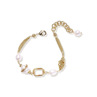 Golden Pearl Chain Bracelet - close-up chain and pearl detail
