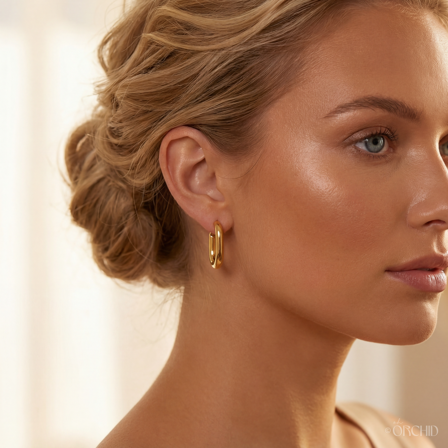 Lucia Hoops