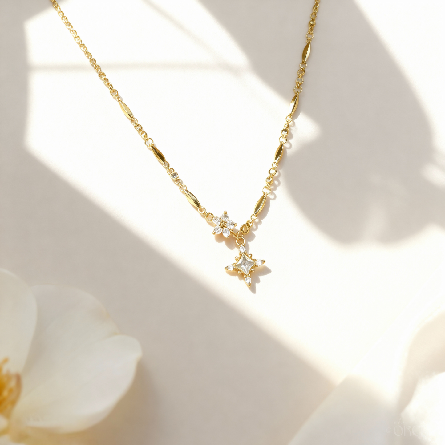 Lunaris Bloom Necklace