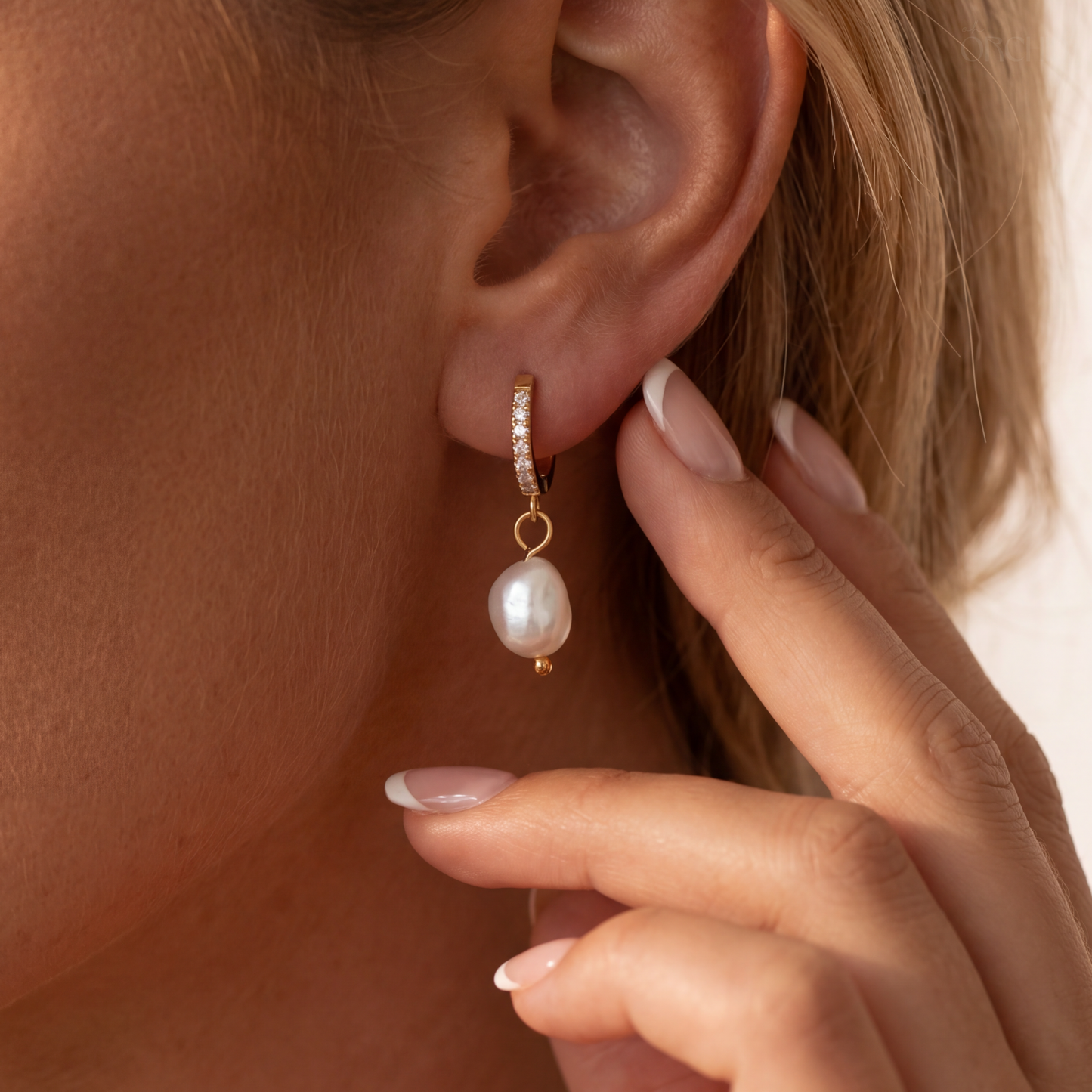 Mirelle Pearl Hoops