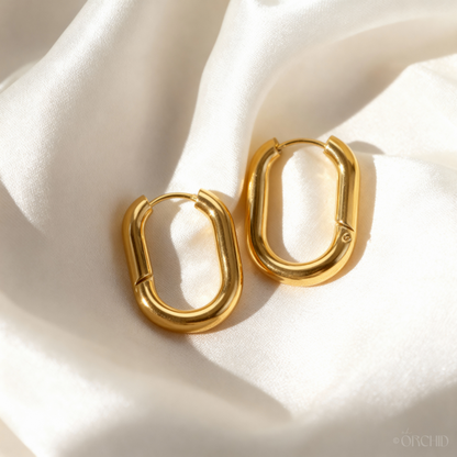Lucia Hoops